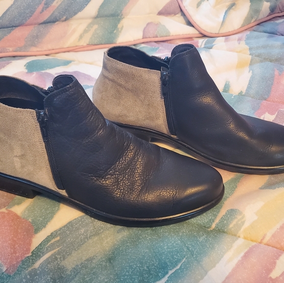 NAOT Womens Ankle Boots Suede and Leather - SZ 42 (EU) / 11 US - Picture 1 of 16